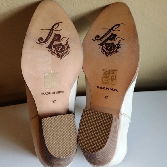 Free People Women's Ecru Charm Double V Leather Ankle Boot Sz 37 (6.5-7)-Boho - Picture 8 of 10